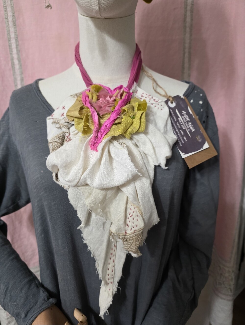 JABOT🩷OOAK 🩷NWT    MOSSIE ANNA ARTISAN DESIGN🐦